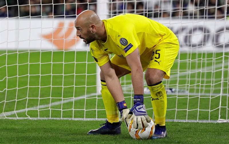 El arquero Pepe Reina incluso fue figura de Milán al evitar un par de oportunidades claras a favor de los locales.