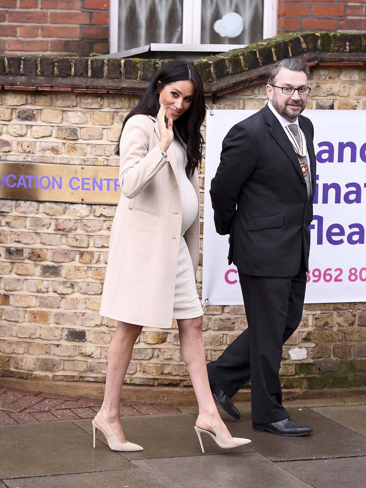 Tanto Meghan Markle como el príncipe Harry han manifestado que son amantes de los animales
<b> </b>y ella, de hecho, 
<b><a href="https://www.univision.com/entretenimiento/del-corredor-de-la-muerte-a-la-boda-real-esta-es-la-vida-de-guy-el-perro-de-meghan-markle">se llevó a Londres a 'Guy'</a></b>, uno de los dos perros que había adoptado cuando residía en Estados Unidos.