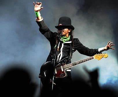 Cafe TacubaEl grupo mexicano también hizo sentir su repudio a la ley que criminaliza a los indocumentados y se unió al boicot contra Arizona.Los rockeros consideran que la nueva medida atenta contra los derechos básicos de los inmigrantes, que fueron quienes forjaron este país.