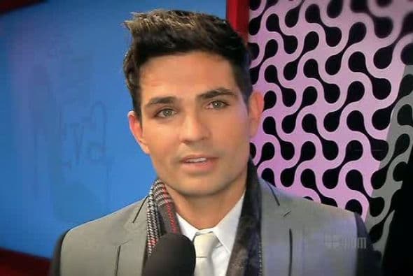 ¿A Ferdinando Valencia le pasa lo mismo que a José Ron?