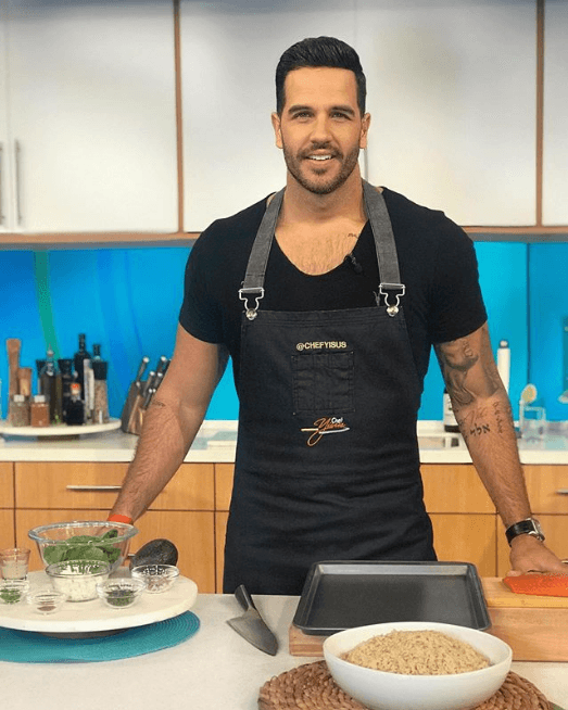 Chef Yisus le dijo adiós a sus varoniles rasgos y le dio paso a su álter ego.
<br>