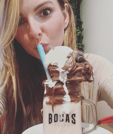 ¿Ya le abrán llegado los antojos a esta hermosa mujer?