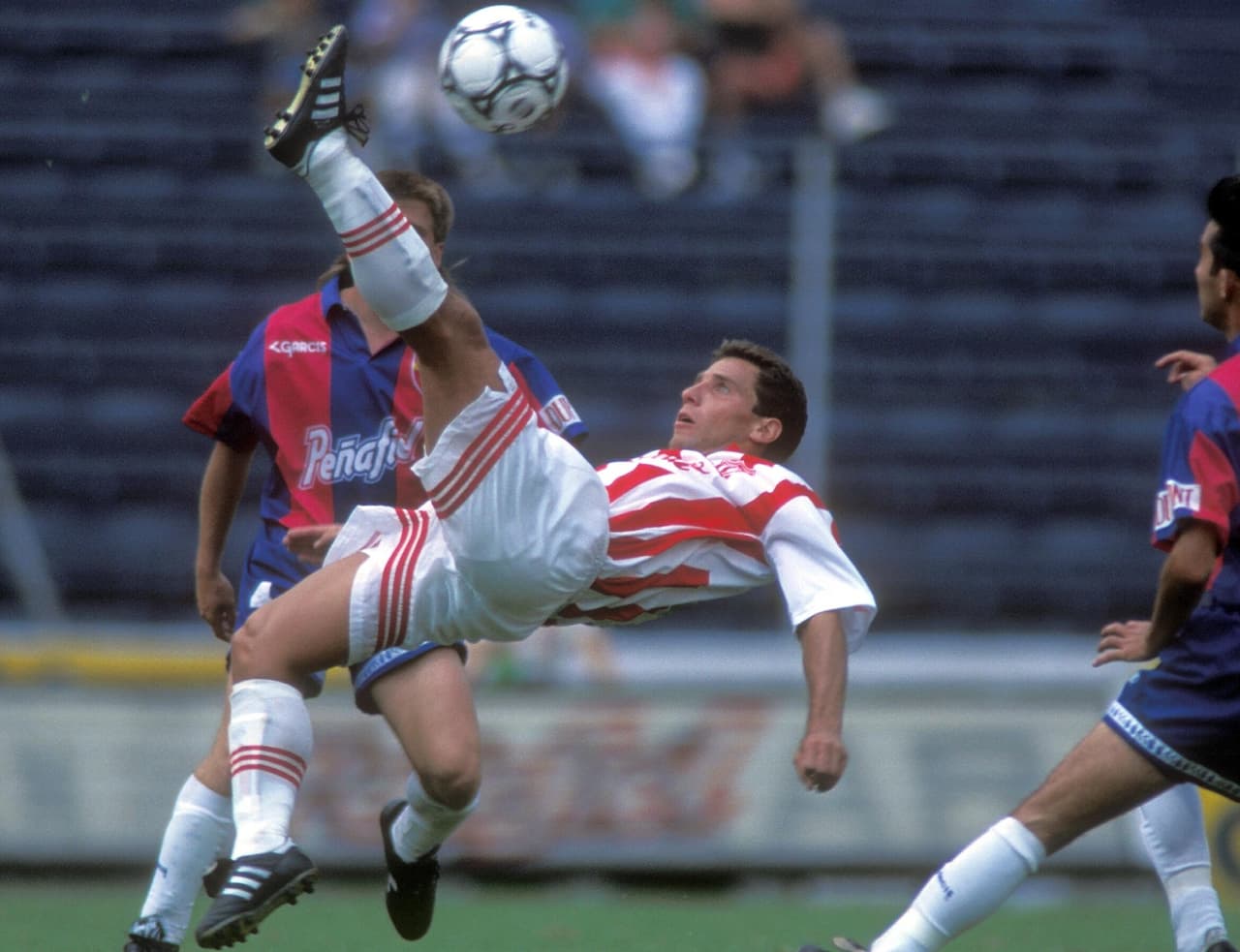 Alberto García Aspe logró el bicampeonato con el Necaxa, tras vencer al Celaya en la final de la temporada 1995-96.