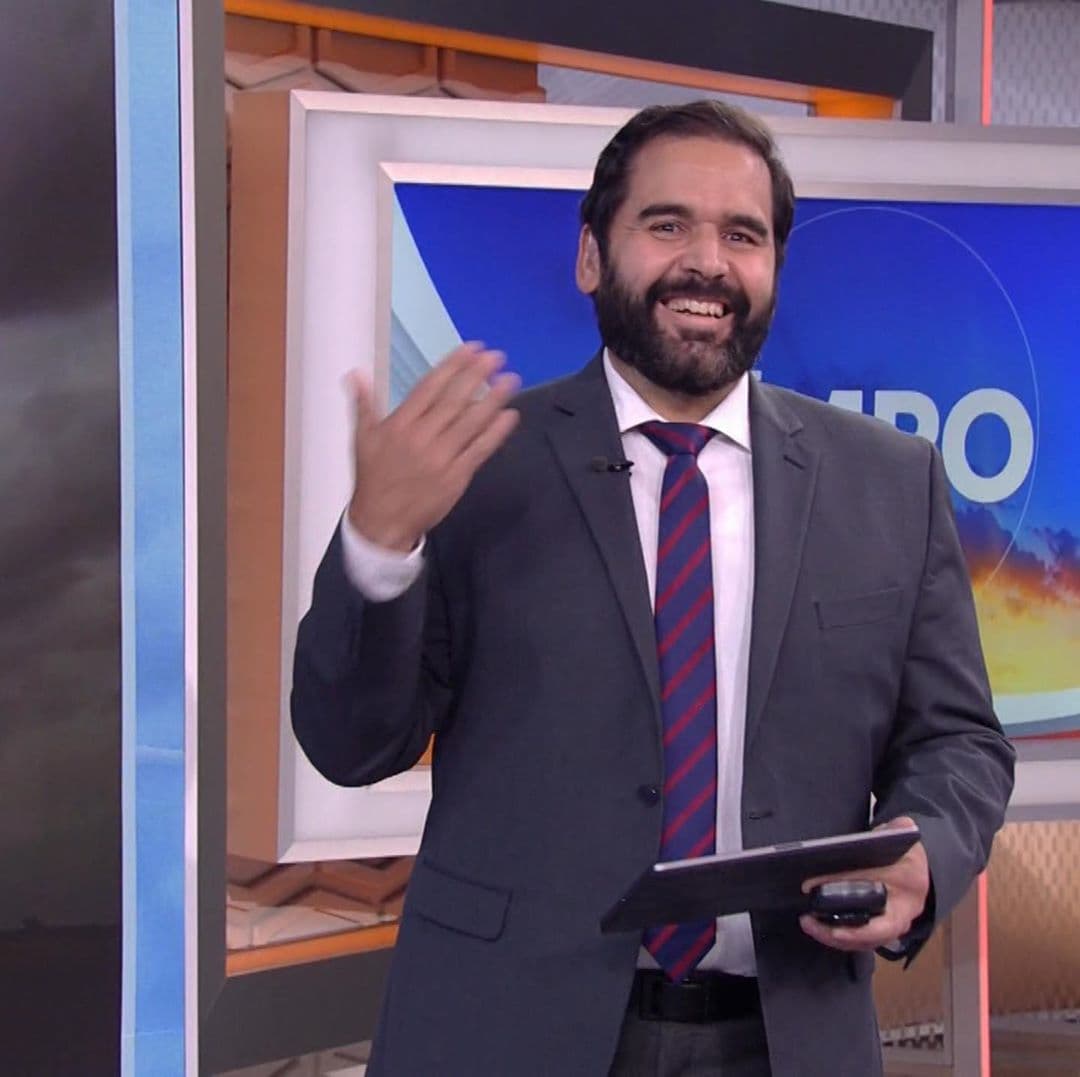 ¿Alguien sabe por qué 
<a href="https://www.univision.com/shows/despierta-america/albert-martinez-se-puso-de-colores-cuando-nos-enteramos-que-tiene-algo-muy-importante-que-celebrar-video">nuestro Albert se puso de mil colores</a>? Lo que es un hecho es que nos sentimos profundamente orgullosos de él.