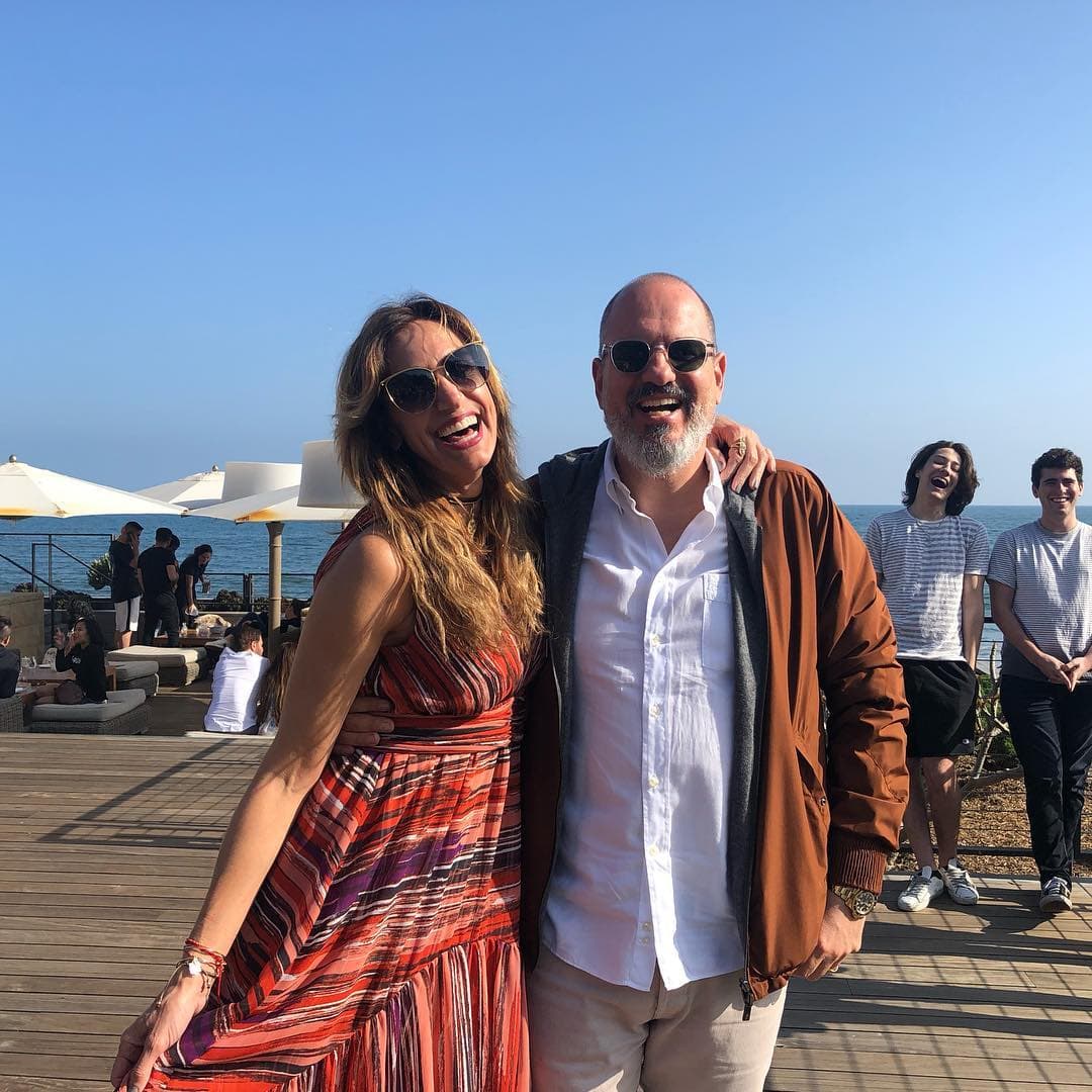 La conductora estuvo acompañada por el empresario y amigo de Raúl de Molina, Luis Balaguer.