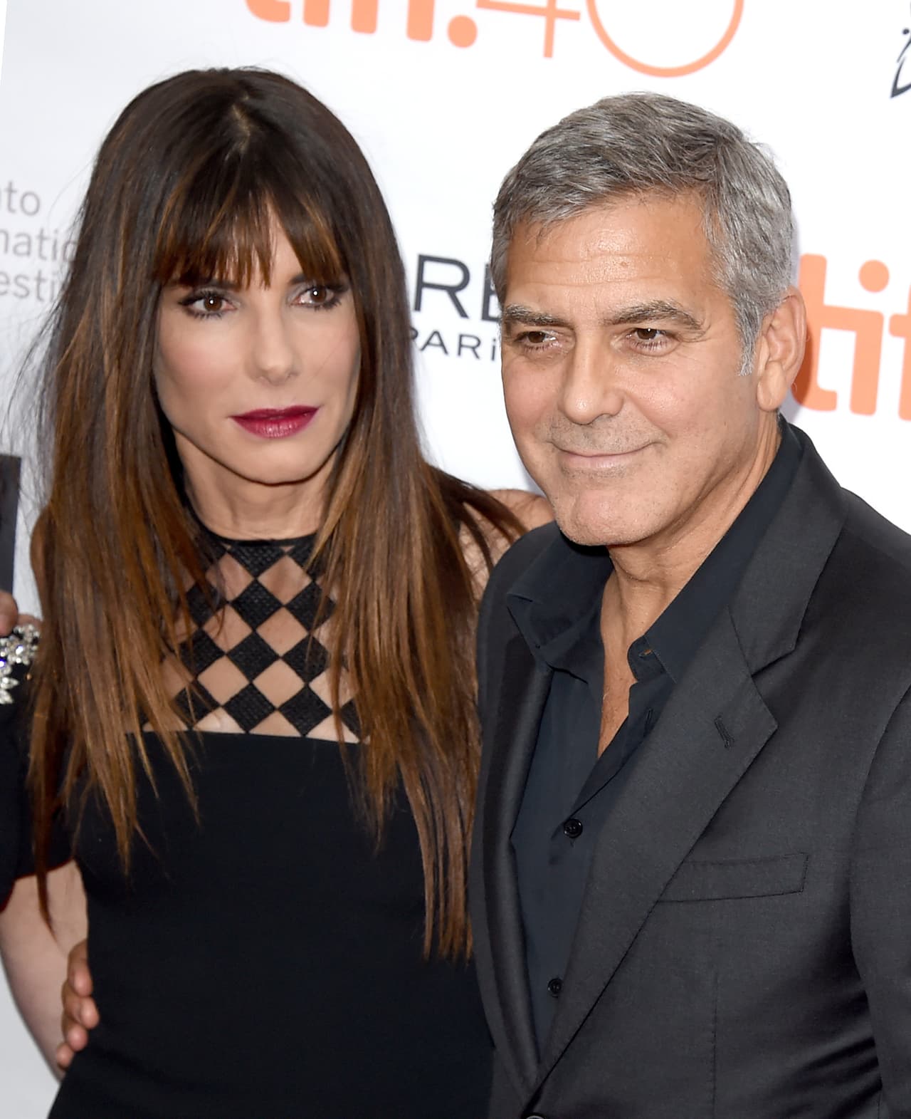 Los dos famosos posaron abrazados.