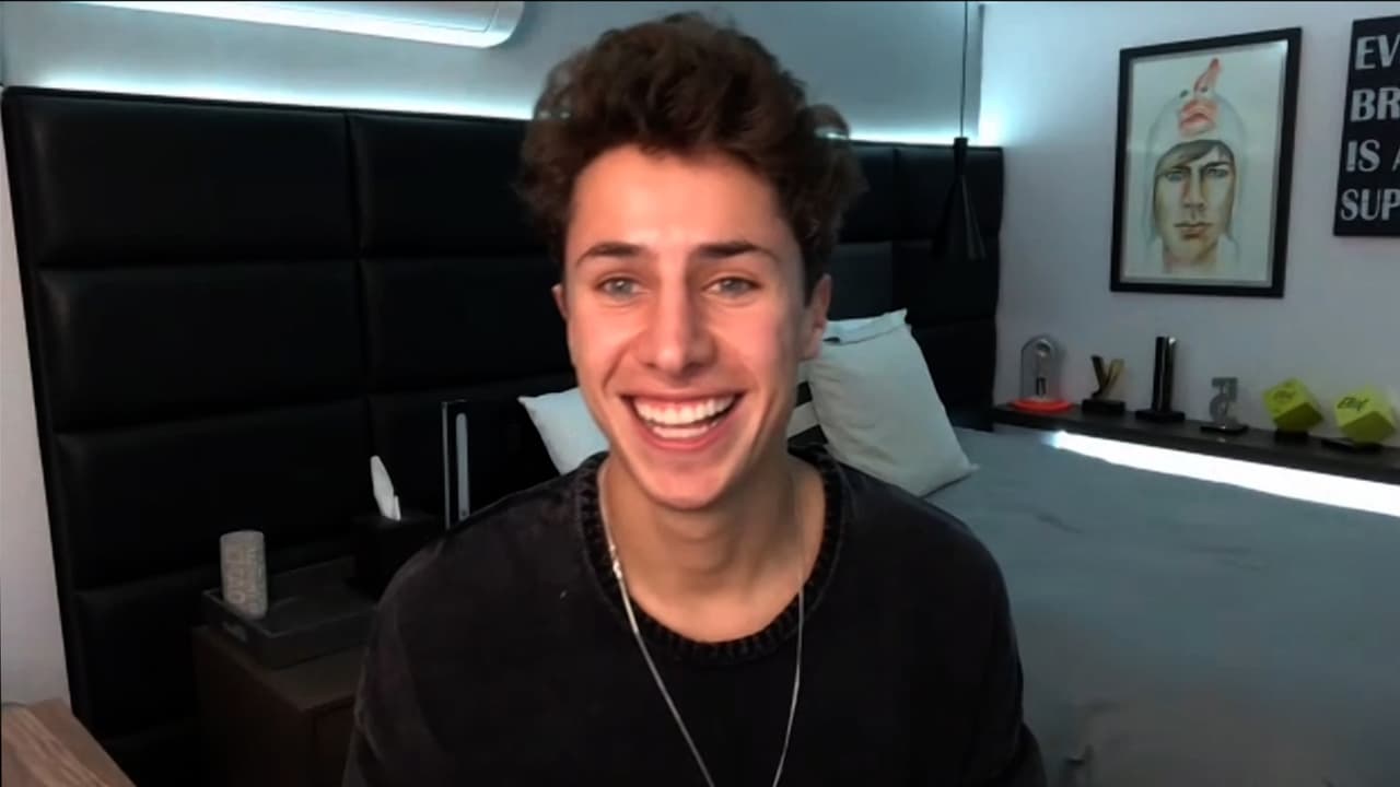 Juanpa Zurita, uno de los influencers más importantes de México trae su alegría a Nickelodeon en 'The Substitute'.
