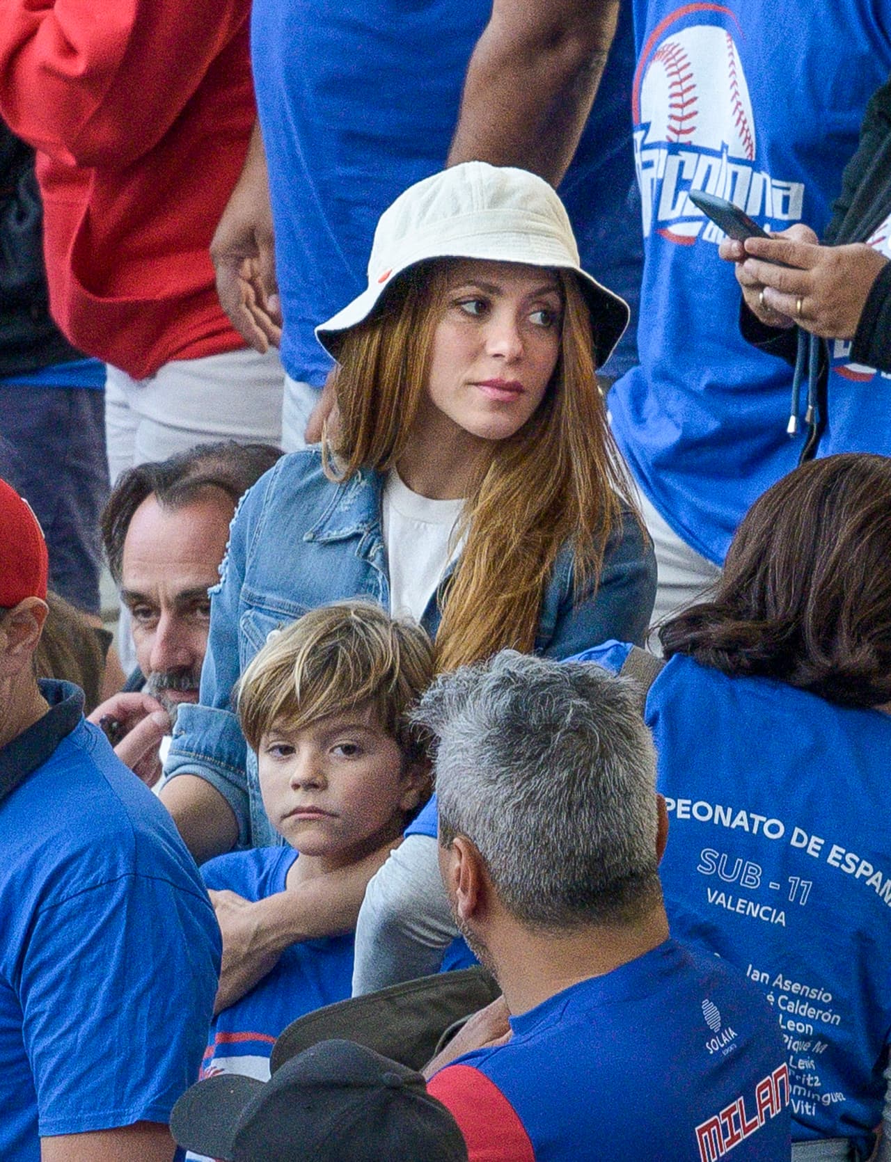 Tal como lo hizo con su padre un par de horas antes, Sasha estuvo al lado de su madre y también le dio cariñosos abrazos. 
<br>
