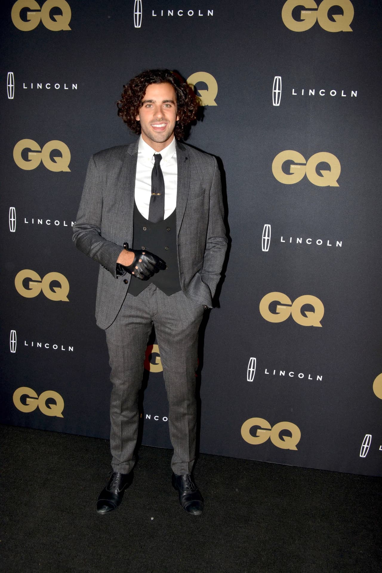 En el año 2010 entró a estudiar la carrera de actuación en el CEA de Televisa (Centro de Educación Artística).