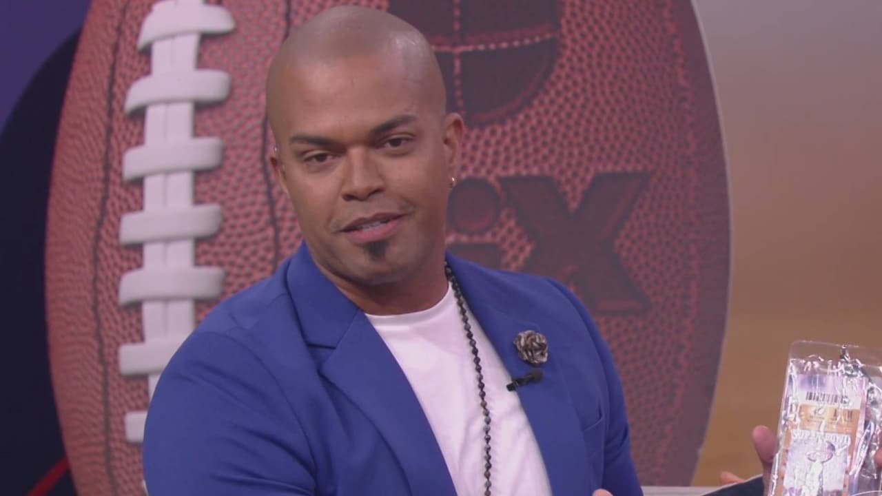 José Figueroa nos demuestra que es un mega fanático del Super Bowl