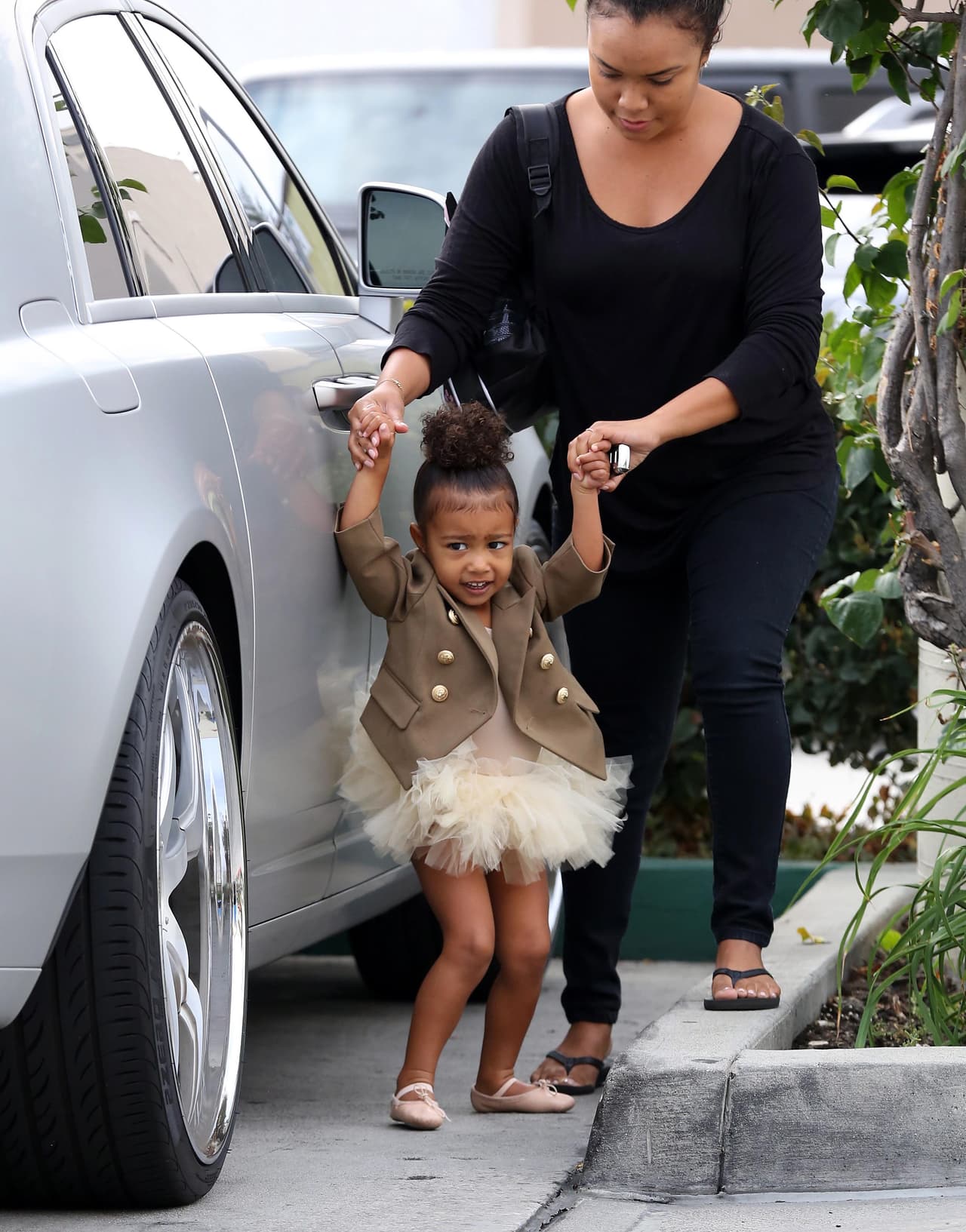 A Nori le fascina bailar.