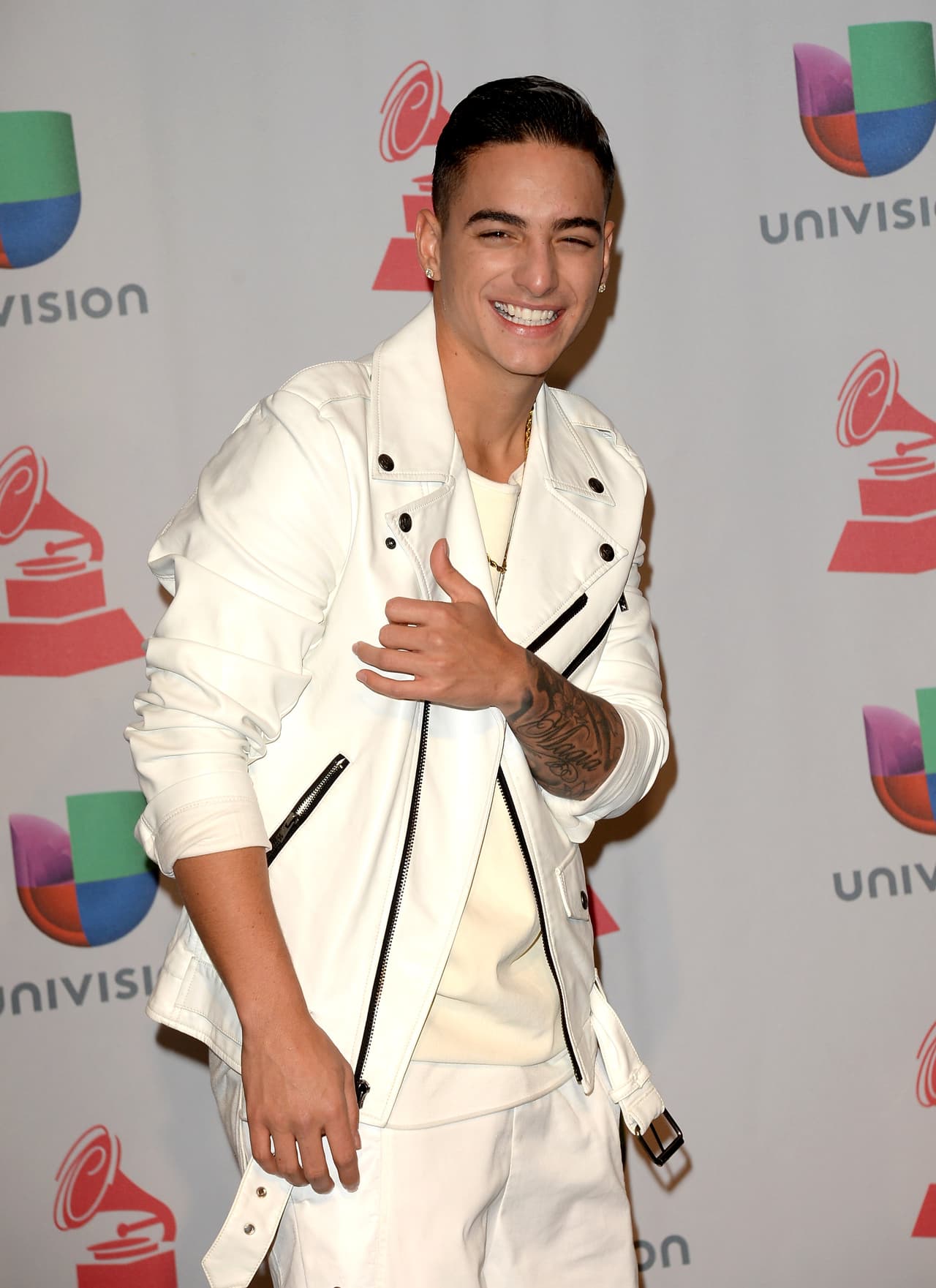 Un día después, el cantante desfiló por la alfombra roja de la entrega de premios. Ese año, Maluma se encontraba nominado en la categoría Mejor Nuevo Artista.