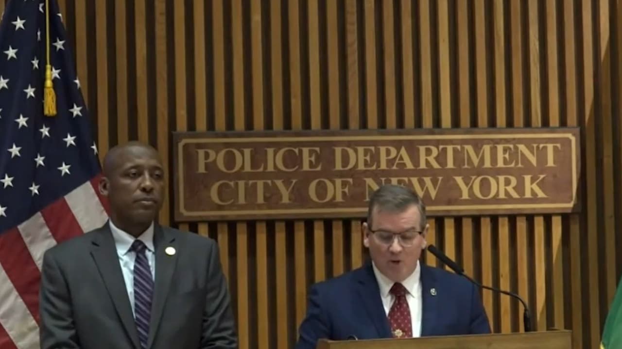 En una rueda de prensa, 
<b>Kenny informó sobre los pormenores del asesinato</b> y la posterior detención del sospechoso en Arizona.