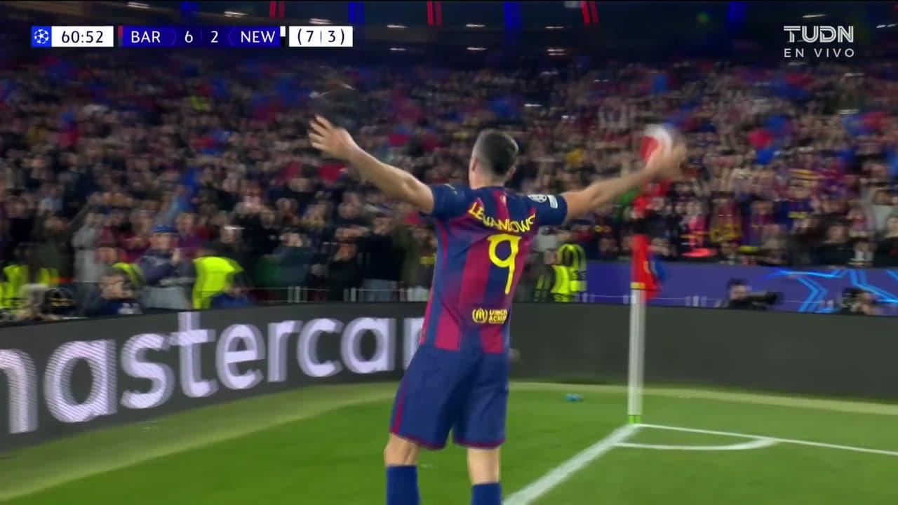 ¡Golazo del Barcelona! Lewandowski aparece para firmar su doblete y el 6-2