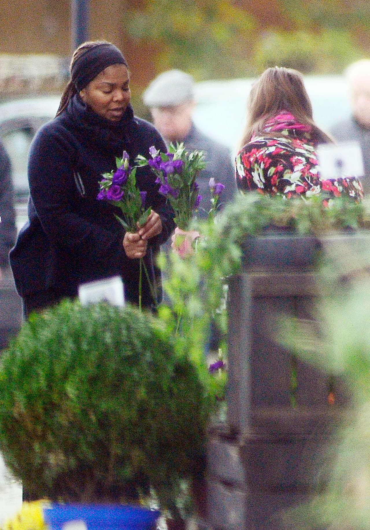 Lució de lo más relajada en un 'outfit' muy cómodo.