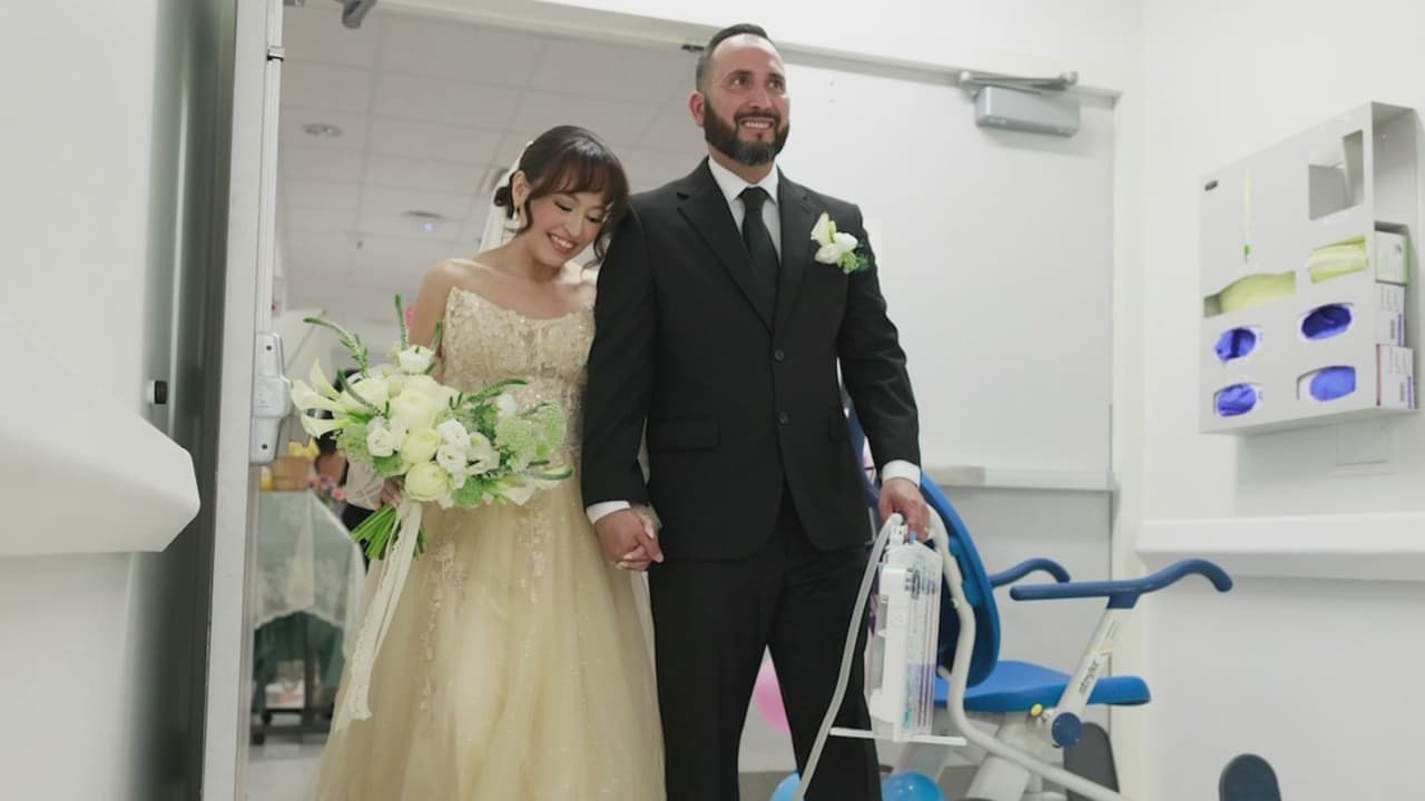 La boda más esperada: Novios se casan en la sala de un hospital tras aplazar su boda por una intervención de emergencia
