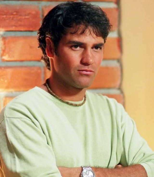 Sus primeras participaciones fueron secundarias en telenovelas como ‘Amor Gitano’ (1999) y ‘La Casa en la Playa’ (2000).