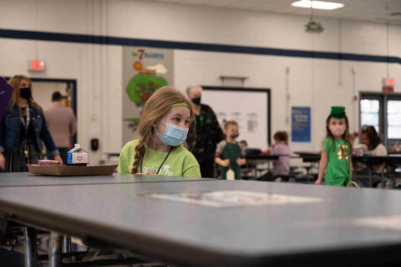 <b>Secundaria Conally </b>
<br>Desde el 6 de junio al 23 de junio
<br>
<br>8:30 AM-9:00: Desayuno
<br>12:30 PM-1:00 AM: Almuerzo