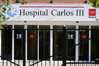 El sacerdote español será tratado en el Hospital Carlos III, cuya sexta planta ha sido habilitada para atenderlo.