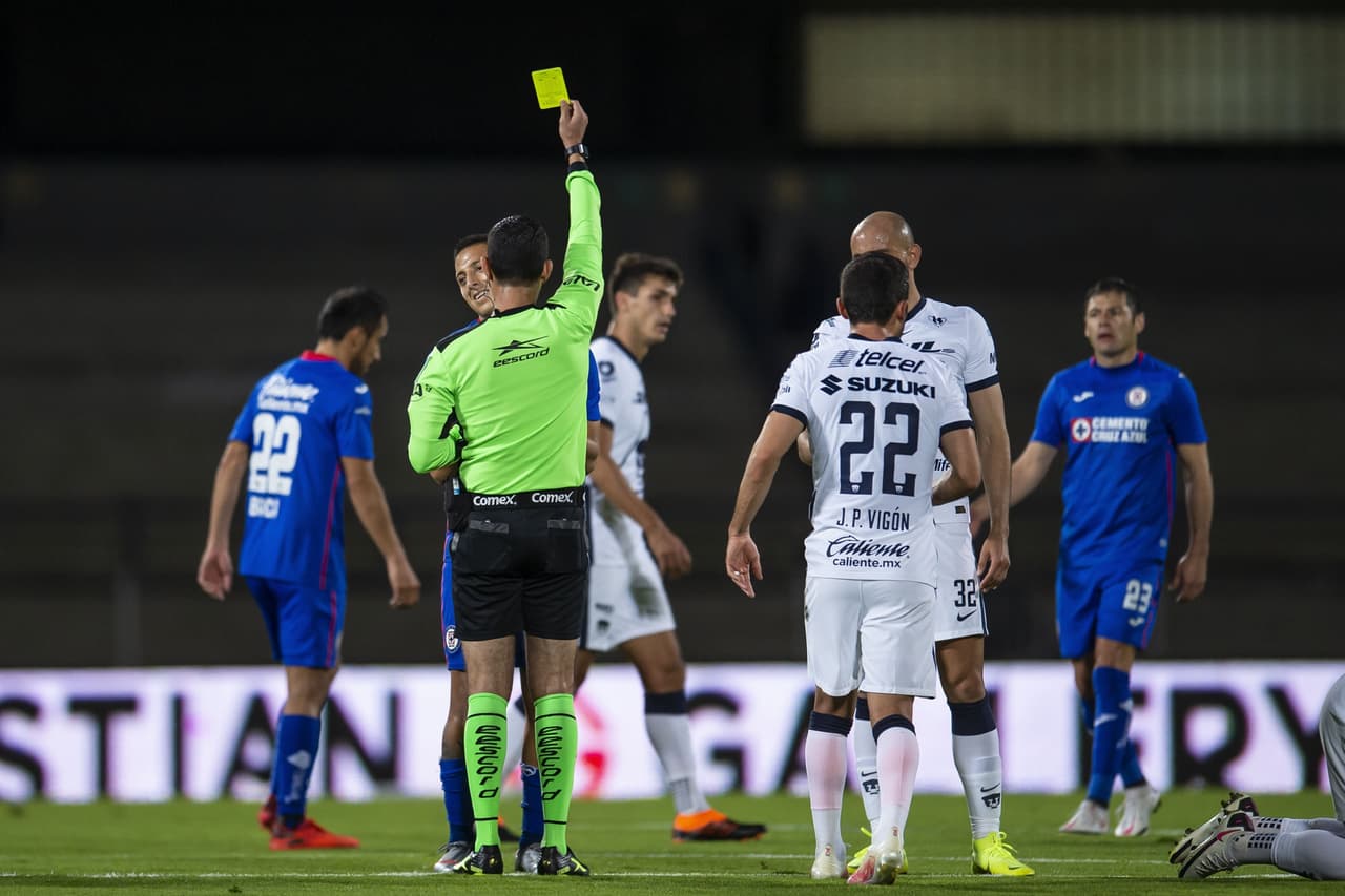 Con goles de Juan Dinneno al 4 y 37, Carlos González al 41 y Juan Pablo vigón al 89, Pumas gana 4-0 a Cruz Azu y consiguen la mayor remontada en la historia del futbol mexicano.