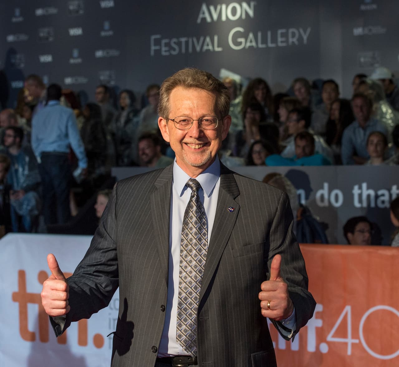 El portal BBC Mundo preguntó a Jim Green, director de la División de Ciencia Planetaria de la NASA sobre la investigación de Brown. “Este es un enorme paso adelante para poder entender lo que ocurre en una región de nuestro sistema solar de la que virtualmente no sabemos nada”.