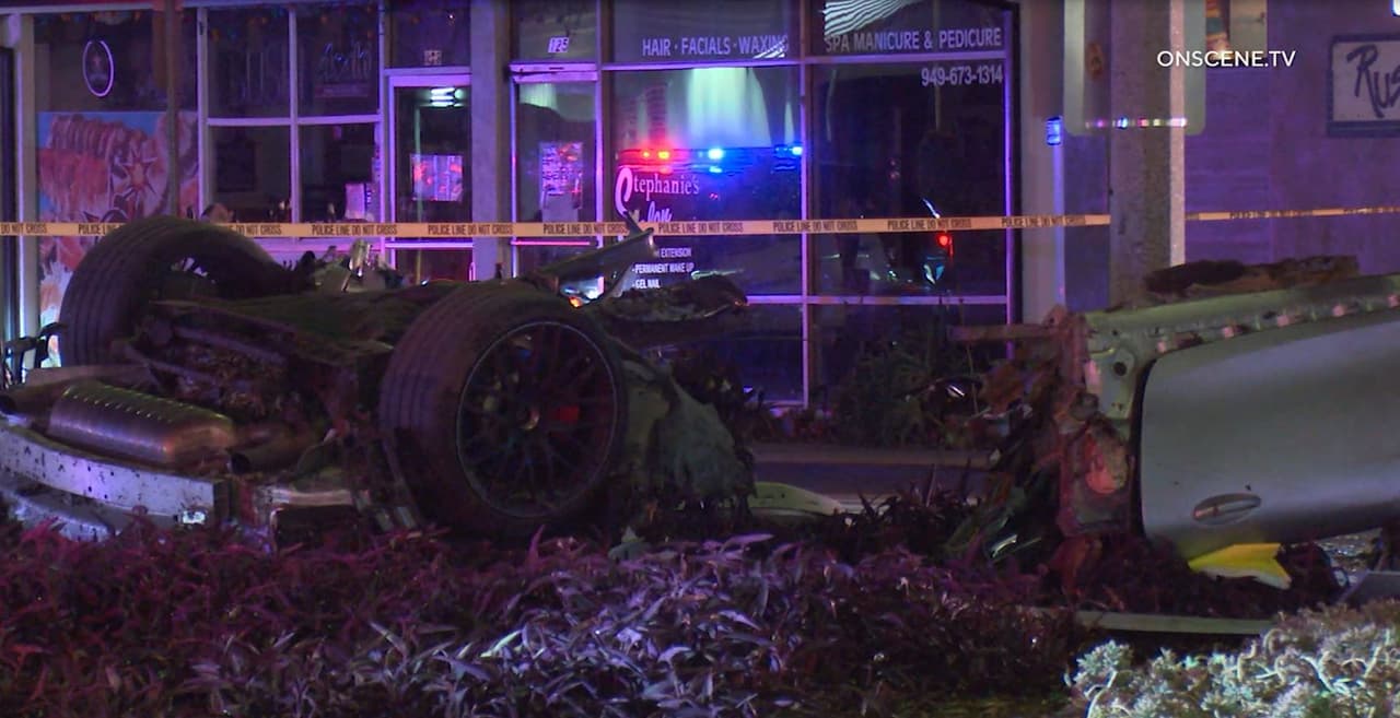 Según Vidal, el impacto generó un gran estallido e incendio fugaz en la estructura, mientras que el motor si continuo ardiendo. “El motor del auto salió volando al igual de uno de los neumáticos” aseguró.
<br>
