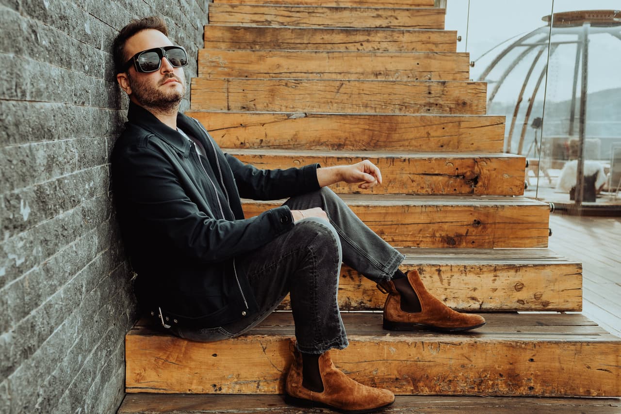 El vocalista del grupo mexicano Reik es otro de los integrantes del jurado, quien aplicará su conocimiento en el canto y en la interpretación de temas para calificar los números musicales en la tarima de Tu Cara Me Suena.