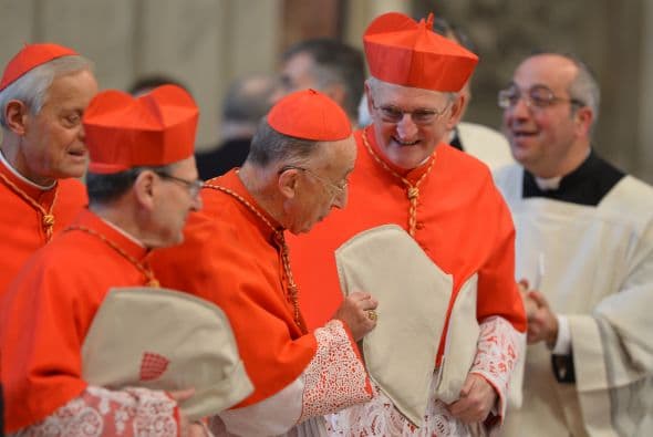 Asistieron a ella varios centenares de obispos y arzobispos, entre ellos el prefecto de la Casa Pontificia, Georg Ganswein, que es también el secretario particular de Benedicto XVI.