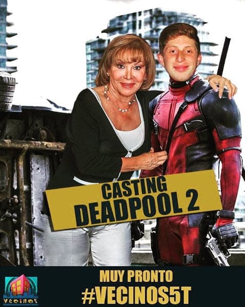 Benito ya no es el niño que conocimos, pero por lo visto sus papás siguen empeñados en convertirlo en una estrella del cine.