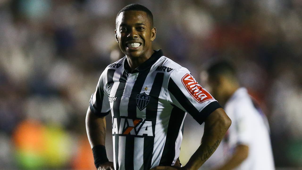 Robinho ingresa a prisión a cumplir condena por violación en Brasil