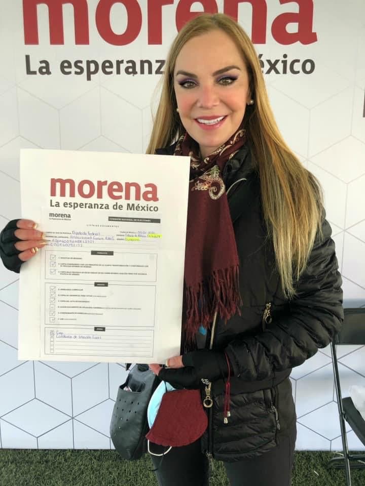 Este sábado 9 de enero, publicó una imagen en la que se muestra sosteniendo su registro como candidata a una diputación federal por el partido político Movimiento Regeneración Nacional (Morena).
