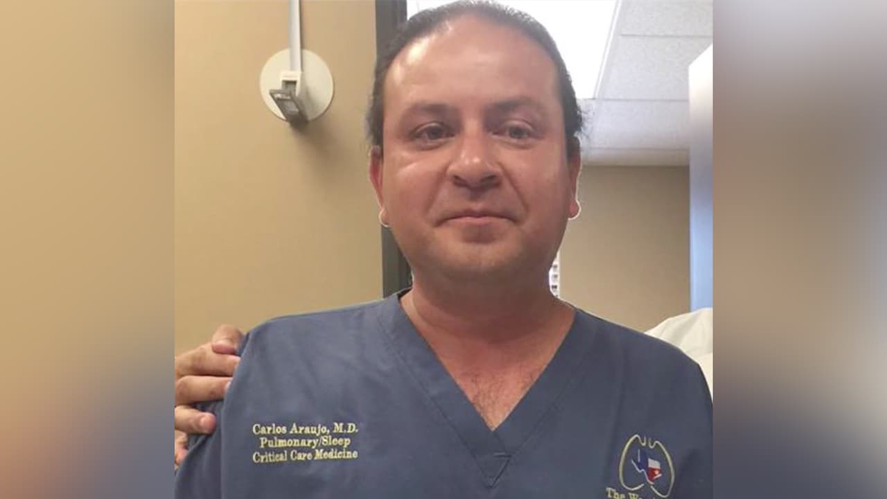 El médico de San Salvador amaba a su familia, tenía dos hijos, era neumólogo y trabajaba en la unidad de cuidados intensivos.
<br>