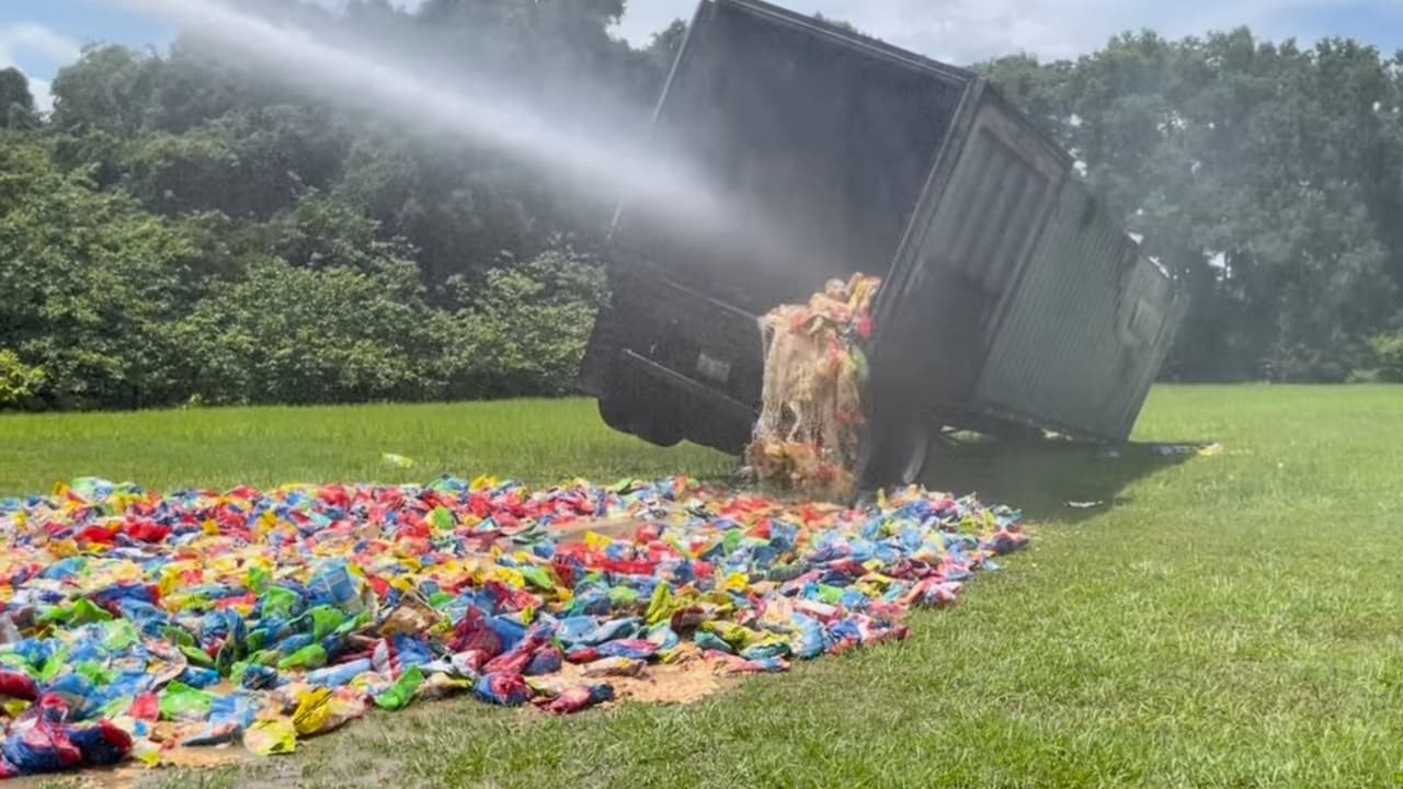 40,000 libras de papitas fritas se queman en un tráiler en Florida