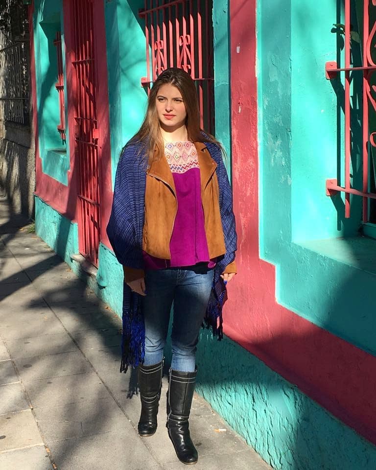 <b>Aedo</b> sigue conquistando su sueño de ser cantante y hace unas semanas viajó a Buenos Aires, Argentina para presentar su propuesta musical en aquel país, en el que el recibimiento del público fue de lo mejor. Pero ¿cómo inició su carrera artística
<b> Daniela Aedo</b>? Aquí hacemos un recuento de su paso por la televisión.