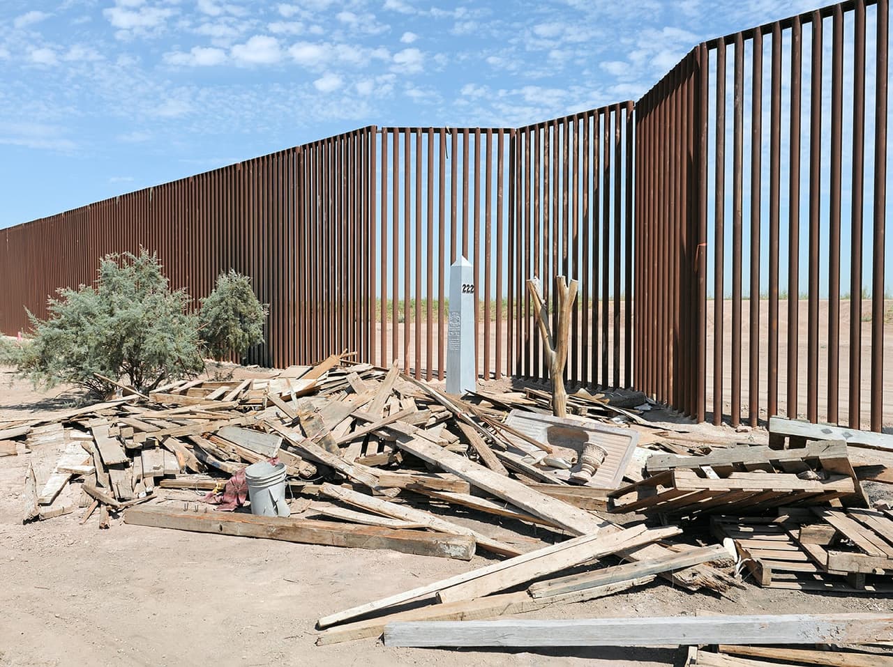 Monumento fronterizo número 222 | 30 de junio de 2009 |Cerca de Mexicali
<b>, Baja California.</b>