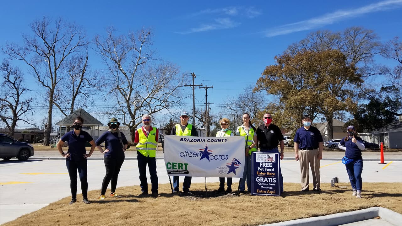 Los alimentos son entregados por un autoservicio o 'drive-through'.