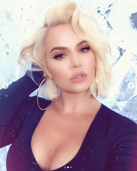 El uso excesivo de Photoshop o de filtros en las imágenes que los famosos publican en redes, los hacen incurrir en errores que sus seguidores no pasan por alto. El más reciente de ellos es protagonizado por 
<b><a href="https://www.univision.com/temas/khloe-kardashian" target="_blank">Khloe Kardashian</a></b>.