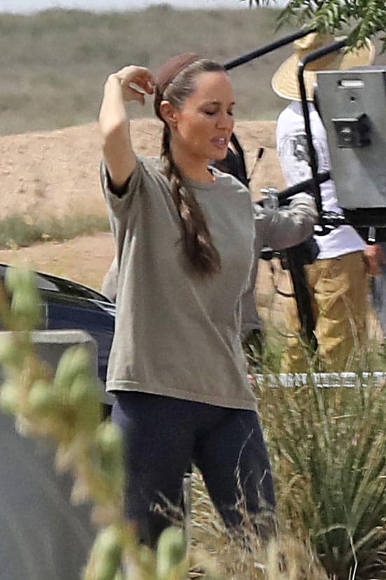 Cabe señalar que Jolie recién finiquitó su divorcio con Brad Pitt tras dos años de casados y casi 12 años de relación en los que procrearon tres hijos y adoptaron tres.