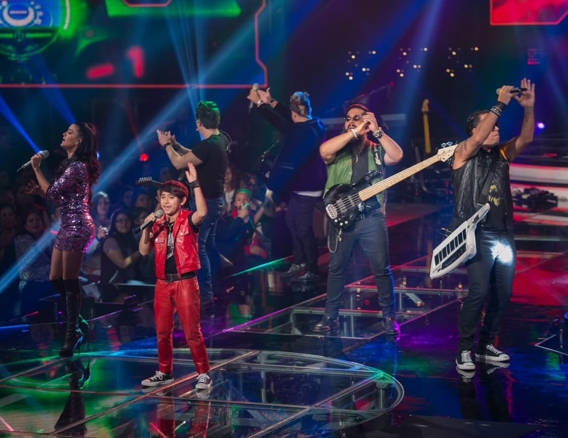 Gran lluvia de estrellas se dio cita, Carlos Rivera, Julión Álvarez, Ricardo Montaner, Moderatto, Kumbia All Starz y La Sonora Dinamita formaron parte de los musicales. La gran sorpresa de la noche fue el reencuentro de Pee Wee con los Kumbia All Starz, quien por desgracia fue el primer capitán eliminado junto con la Familia Gómez.