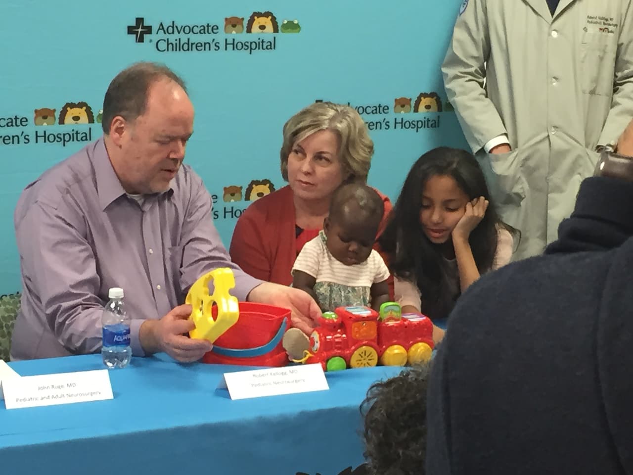 Por lo que en una conferencia realizada hoy los médicos que la atendieron califican la cirugía como todo un éxito.