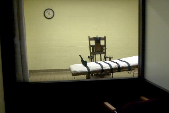 OHIO ha ejecutado a 53 personas y permancen otras 145 en la espera de su ejecución. La inyección letal es el único método. En noviembre de 2009 se adoptó el protocolo de un solo medicamento, utilizando la inyección barbitúrica sódica.