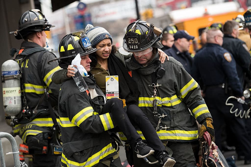 El choque de un tren de Long Island Railroad en el Atlantic Terminal de Brooklyn deja 103 heridos, de acuerdo con el Departamento de Bomberos de Nueva York.