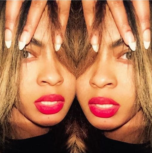 Brittany Williams es una joven de Detroit, Michigan que ha causado furor por su gran parecido con la cantante 
<b>Beyoncé</b>, pues además del parecido, la joven ha adoptado un look muy parecido al de la intérprete de 'Single Ladies'.