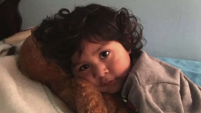 “Algo feo le pasó a este niño”: pareja es acusada de torturar y asesinar a su propio hijo de 4 años