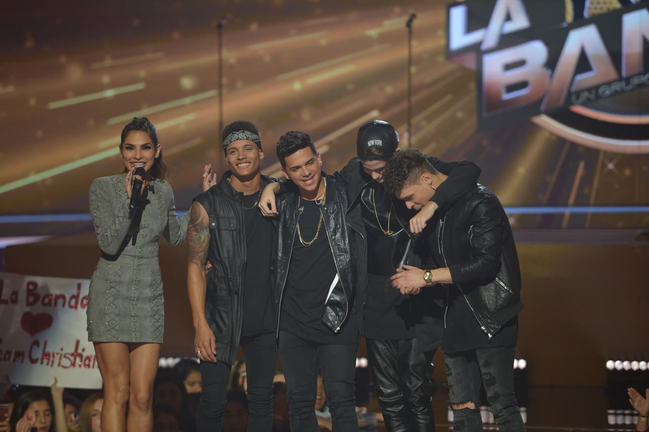 La interpretación del tema "De los pies a la cabeza", de Maná junto a Nicky Jam fue ovacionada por el público y el jurado.