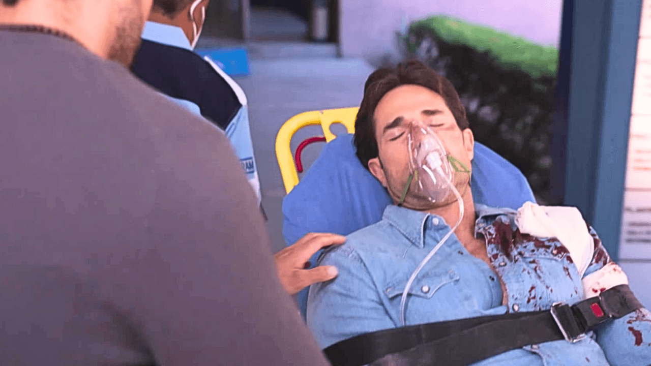 Renato es hospitalizado de emergencia | Mi Rival | Capítulo 33