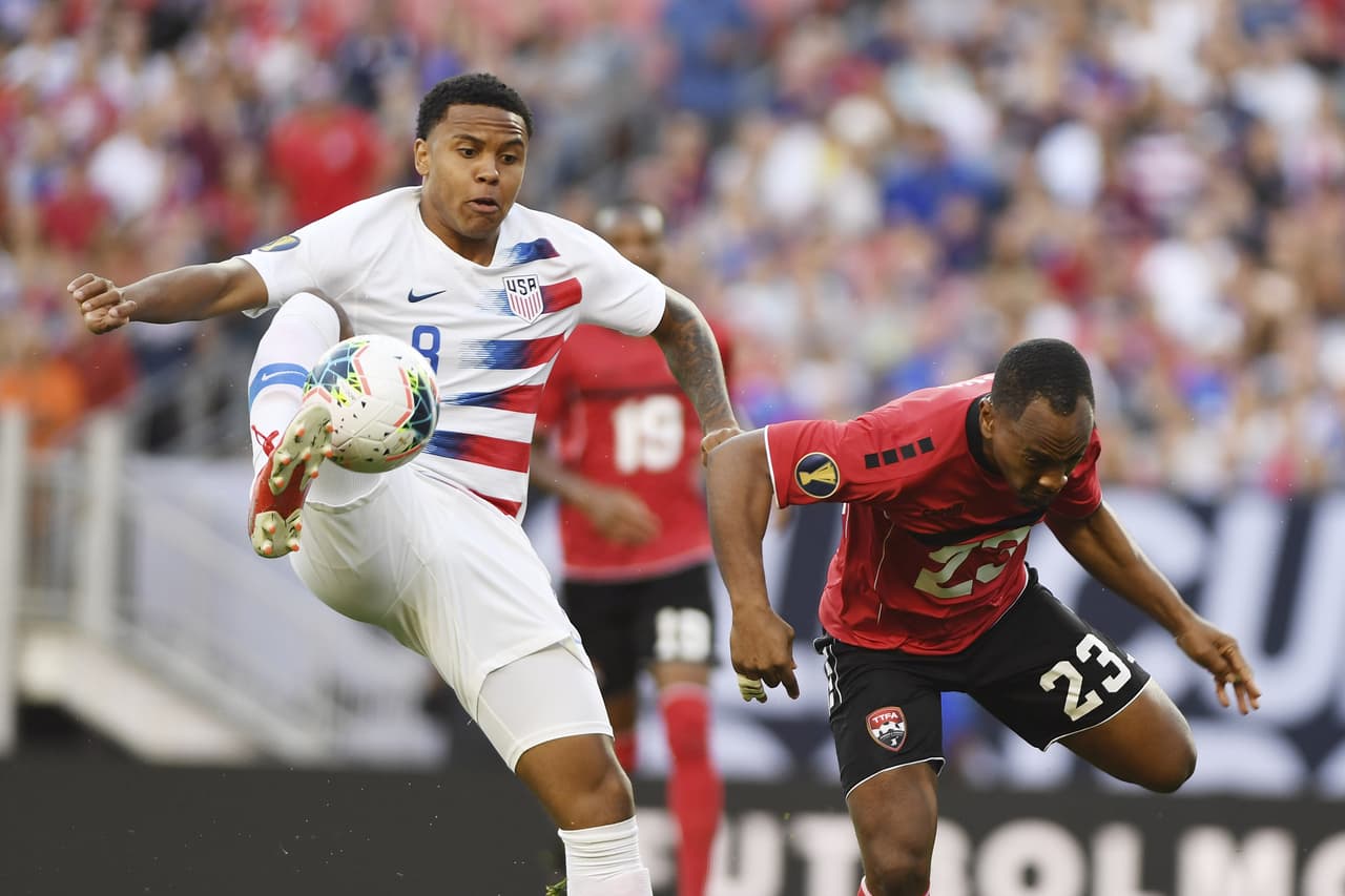Desde los primeros minutos Estados Unidos buscó manejar la pelota, aunque la primera parte del encuentro fue pareja.