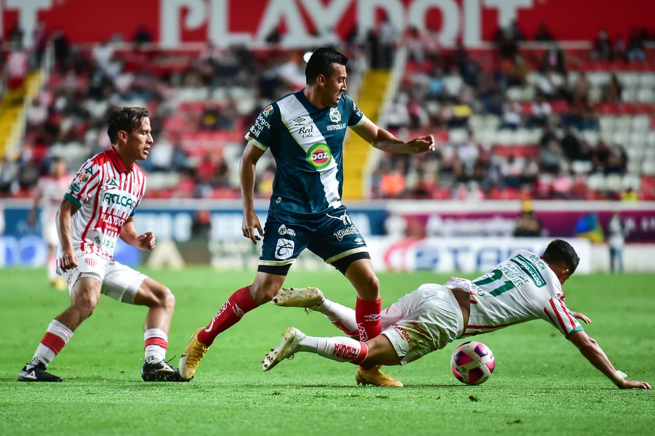 Guillermo Martínez anota al minuto 87 y hace que puebla se lleve los puntos en la victoria 0-1 sobre Necaxa.