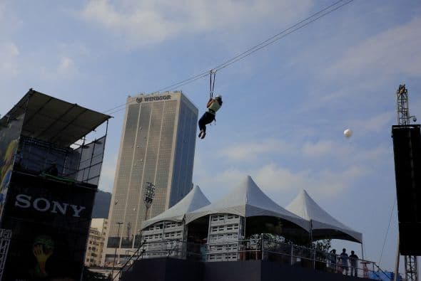 Bélgica y EEUU protagonizan el último choque de octavos de final del Mundial Brasil 2014 y sus fans se apasionan.
