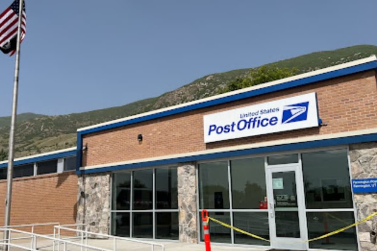 En el estacionamiento de la Oficina de Correos de la ciudad de Farmington en el Condado de Davis, se dio un tiroteo en el que estuvieron involucrados cinco oficiales de policía.